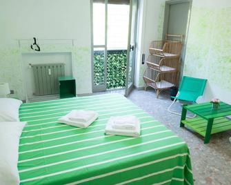 Next Stop Roma Affittacamere Da Me - Rome - Bedroom