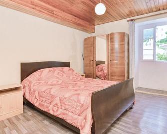2 Bedroom Cozy Apartment In Pietranera - San-Martino-di-Lota - Schlafzimmer