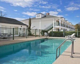 Baymont by Wyndham Eufaula - Eufaula - Pool