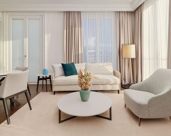 Porto Palace - Tivat - Obývací pokoj
