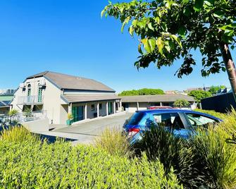 Quality Inn & Suites The Menzies - Ballarat - Building