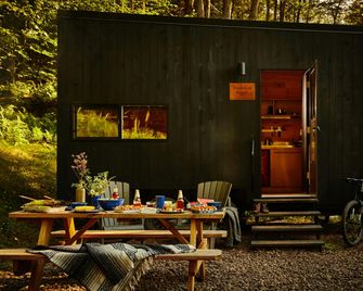 Postcard Cabins Gilchrist Spring, Outdoor Collection by Marriott Bonvoy - High Springs - Building