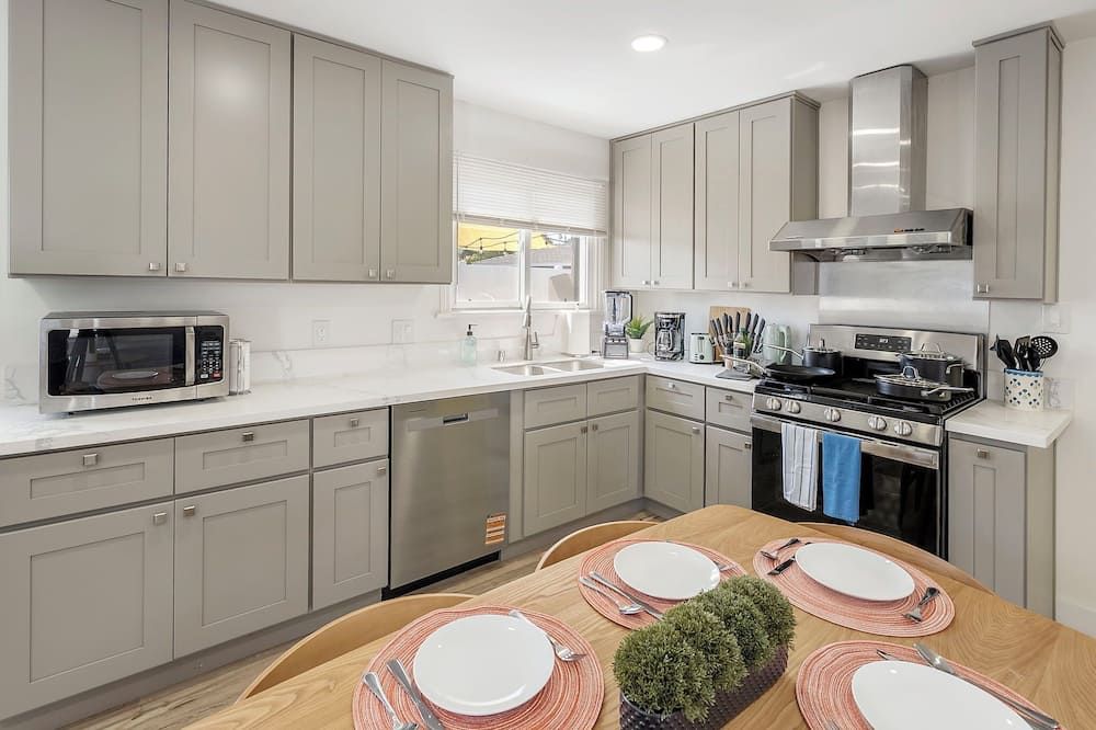 15 mins to LAX, Beach, Sofi - Torrance - Kitchen