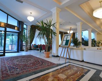 Hotel Internazionale Terme - אבאנו טרמה - לובי