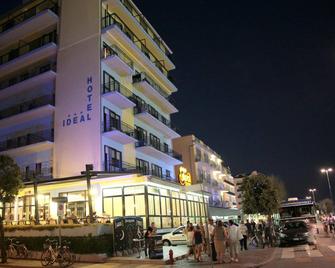 Hotel Ideal Sottomarina - Sottomarina - Gebouw