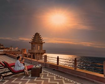 BrijRama Palace, Varanasi - By the Ganges - Varanasi - Balcony