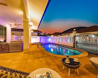 Private 4 Bedroom Pool Villa Ng411 - Hua Hin - Basen