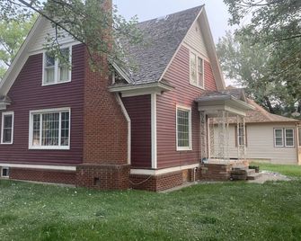 Turn of the Century Charm close to historic downtown Miles City! - Miles City - Gebäude