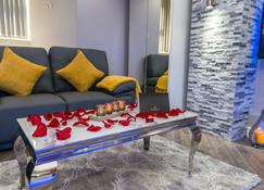 Meridian Serviced Apartments - Bradford - Pokój dzienny