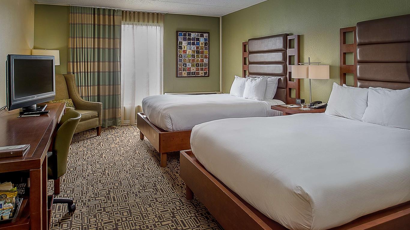 DoubleTree by Hilton Collinsville - St. Louis