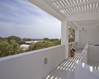 Romani Studios Perissa - Thera - Balkon