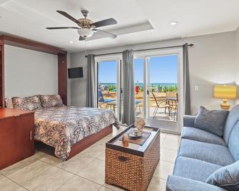 The Beach Condo #107 Beachfront Full View - Longboat Key - Bedroom