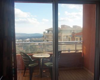 Hotel Panorama - Grasse - Balcony