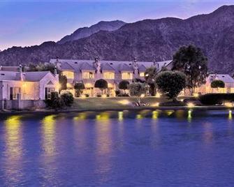 The Chateau At Lake La Quinta - La Quinta - Building