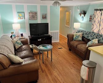 Cozy 2-bedroom in lovely Holiday a family and pet friendly home - Holiday - Living room