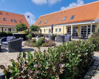 Toftegården Guesthouse - Apartments & Rooms - Skagen