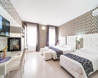 Relais Trevi 95 Boutique Hotel - Rome - Bedroom