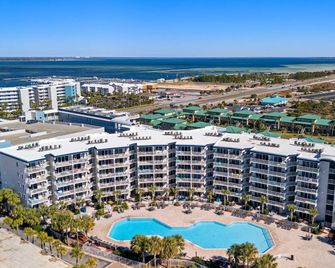 Destin West Sandpiper L-04 - Walkout Lanai Condo - Split Level Patio with Grill - Lazy River! - Fort Walton Beach
