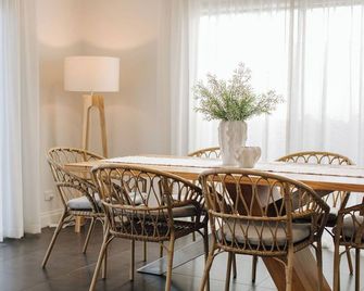 Georgian 3 Bedroom Townhouse - Sale - Essbereich