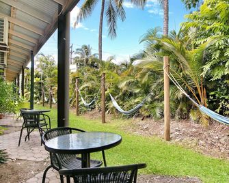 Coral Beach Lodge - Port Douglas - Innenhof
