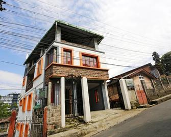 Am Bed And Breakfast - Shillong - Building