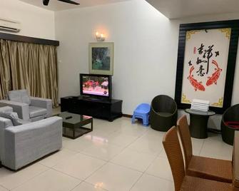 Homestay at Lagoon Park Resort - Melaka - Ruang tamu