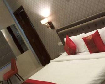 Hotel Ramson Crown - Sangrūr - Bedroom