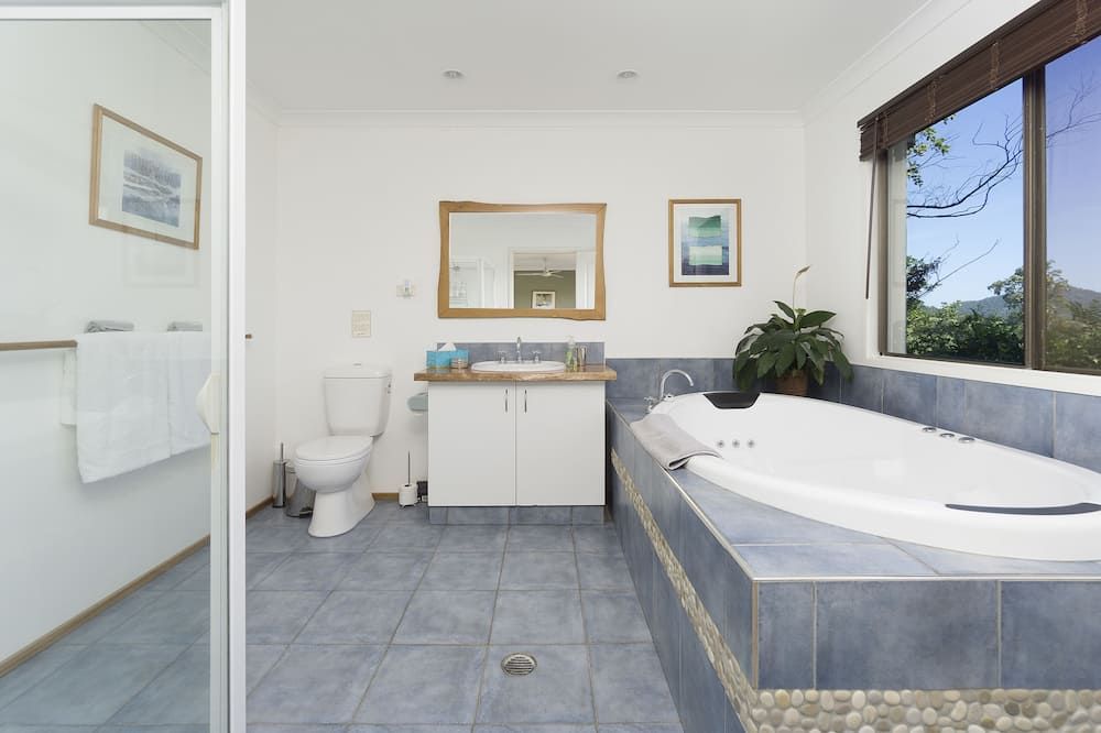 Hillcrest Mountain View Retreat - Murwillumbah - Bathroom
