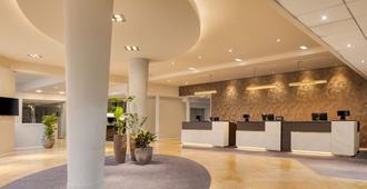 DoubleTree by Hilton Manchester Airport - Manchester - Rezeption