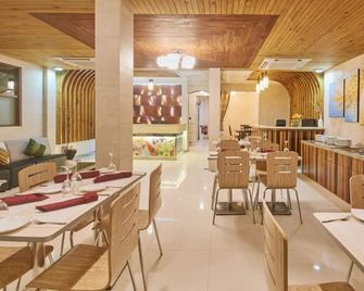 Lonuveli - Male - Restaurant