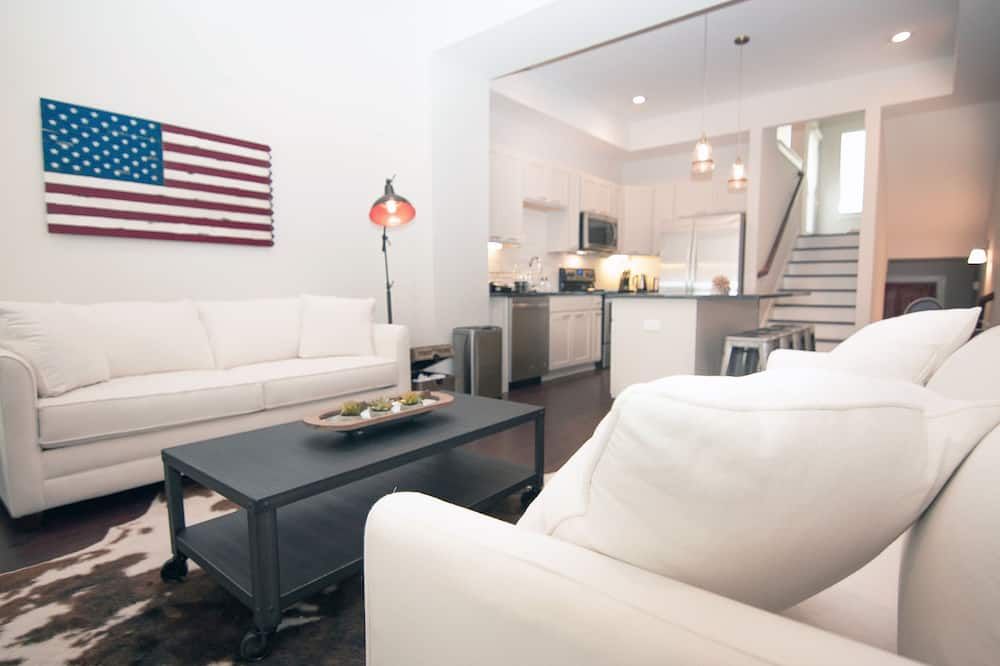 Luxury Nashville 5 Stars Home 1.3m From Broadway! - ناشفيل (تينيسي) - غرفة معيشة