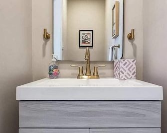 Stunning Plaza Home-Location Unbeatable-New Remodel - Kansas City