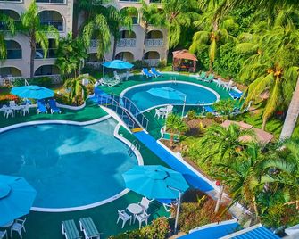 Sunbay Hotel - Bridgetown - Svømmebasseng