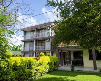 Runako Lodge - Arusha - Edificio