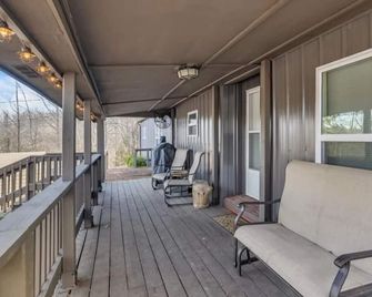 Lakeview Living @ Lighthouse Bay - Eddyville - Balkón