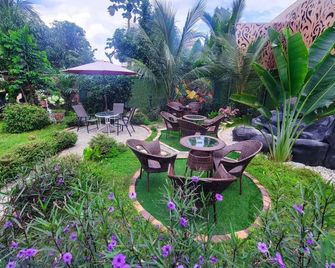 Garden View Holiday Cottage - Abakaliki - Patio