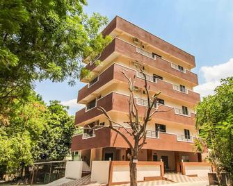 Itsy Hotels Riyas Grand - Tirupati - Building