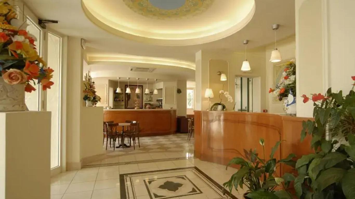 Hotel Mocambo piscina e spiaggia