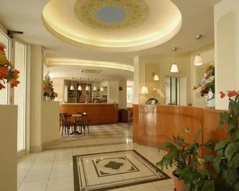 Hotel Mocambo piscina e spiaggia - San Benedetto del Tronto