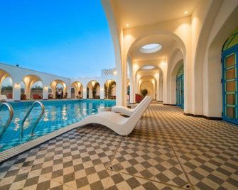 Putao Li Homestay - Turpan - Pool