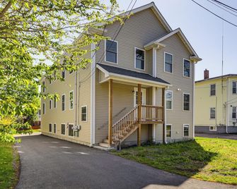 13 Mi to Gillette Stadium: Pet-Friendly Apt! - Attleboro - Edificio