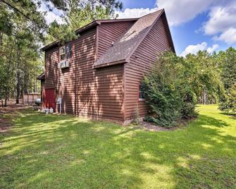 Farmhouse Apt w/ Pasture & Horseback Trails! - Aberdeen - Building