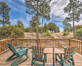 Alto Cabin w/ Stunning Views, Hot Tub + Sauna! - Alto - Balcony