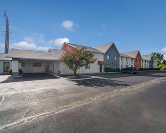 Ramada by Wyndham Effingham - Effingham - Bygning