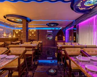 Dio Regaalo Theme Resort - Ratnagiri - Restaurante