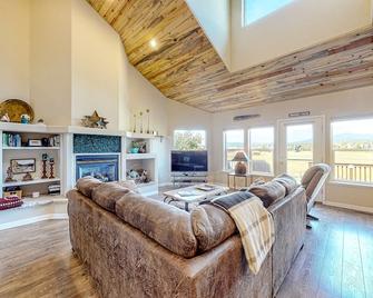 High Country Haven - Pagosa Springs - Living room