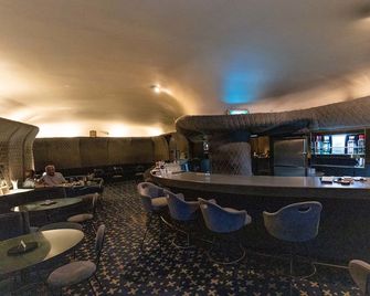 West End Hotel Opp Bombay Hospital - מומבאי - בר