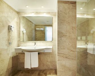 Grupotel Montecarlo - Can Picafort - Bathroom