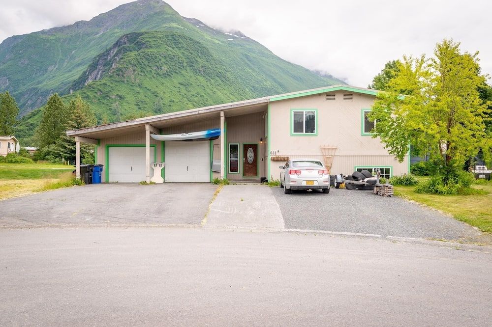 Spacious 3-bedroom apartment in the heart of Valdez with WiFi - Valdez - Gebäude