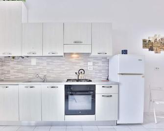 B&B Lungomare Centro - Salerno - Kitchen